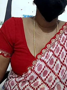 Snapshot of Tamil_Meera12 chatting on October 13, 2025, 6:02 am Tamil Meera12 online show from October 13, 2025, 6:02 am