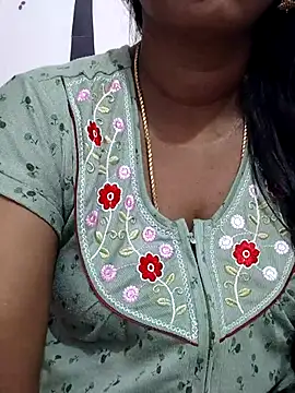 Snapshot of Tamil_Meera12 chatting on October 26, 2025, 11:27 am Tamil Meera12 online show from October 26, 2025, 11:27 am