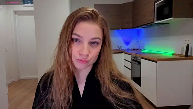 Enjoy everymoment  online show from March 26, 2026, 3:01 am