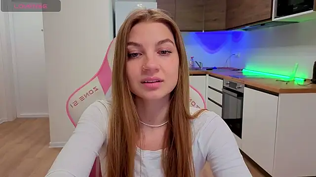 Enjoy everymoment  online show from April 11, 2026, 10:14 pm