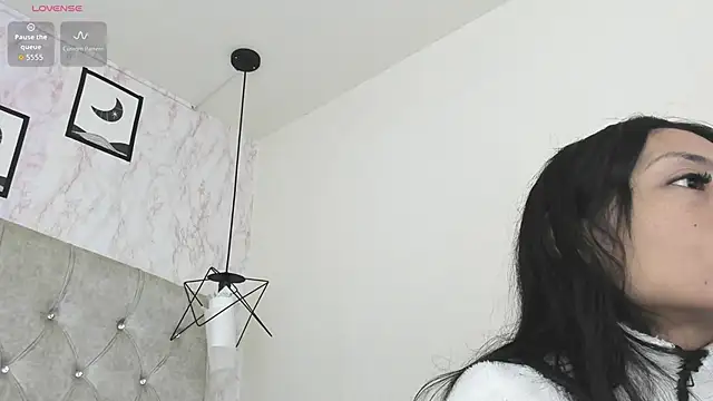 Snapshot of Raichell_ chatting on July 1, 2026, 12:18 pm Raichell online show from July 1, 2026, 12:18 pm