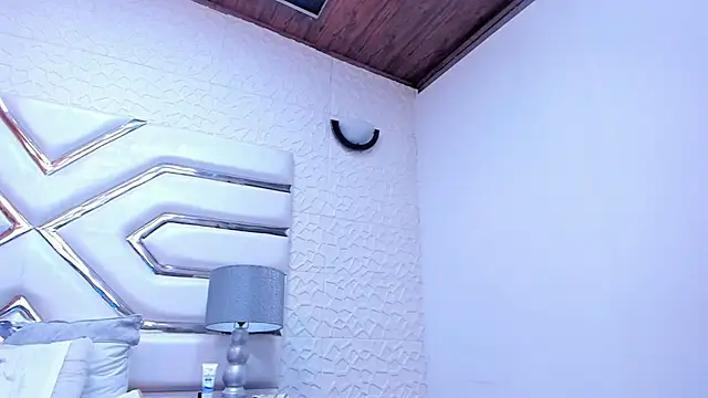 Snapshot of LottieBenz chatting on February 11, 2025, 4:24 pm LottieBenz online show from February 11, 2025, 4:24 pm