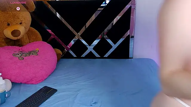 CatalinaSmith1 online show from March 3, 2026, 9:04 am