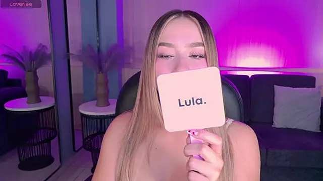 Snapshot of AmaiaHaywood chatting on October 7, 2025, 4:42 am AmaiaHaywood online show from October 7, 2025, 4:42 am