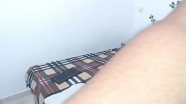 Snapshot of Marce_777 chatting on March 14, 2025, 9:35 am Marce 777 online show from March 14, 2025, 9:35 am