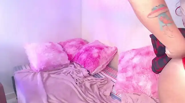 Snapshot of EstefyTabbo chatting on February 2, 2025, 2:56 pm EstefyTabbo online show from February 2, 2025, 2:56 pm