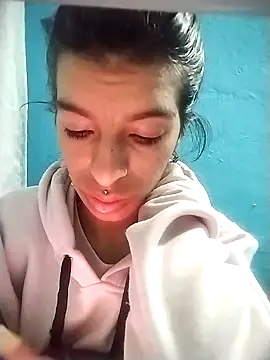 Snapshot of Ariell_Kieran chatting on September 22, 2025, 7:32 am Ariell Kieran online show from September 22, 2025, 7:32 am