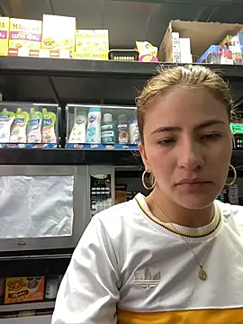 Snapshot of Andrea18_blonde chatting on June 17, 2026, 3:02 pm Andrea18 blonde online show from June 17, 2026, 3:02 pm