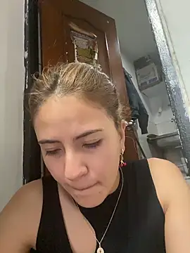 Snapshot of Andrea18_blonde chatting on June 29, 2026, 5:24 pm Andrea18 blonde online show from June 29, 2026, 5:24 pm