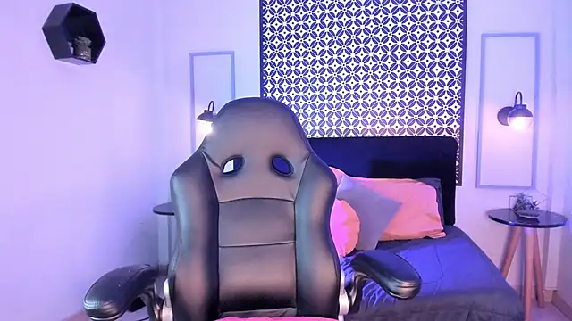 Snapshot of Gigi_Strawberry chatting on March 19, 2025, 4:36 am Gigi Strawberry online show from March 19, 2025, 4:36 am