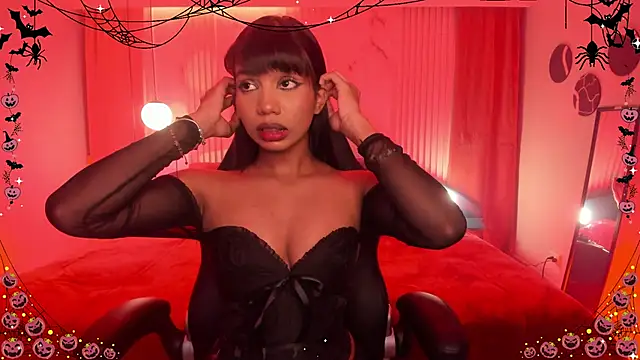 Snapshot of Gigi_Strawberry chatting on October 31, 2025, 6:25 am Gigi Strawberry online show from October 31, 2025, 6:25 am