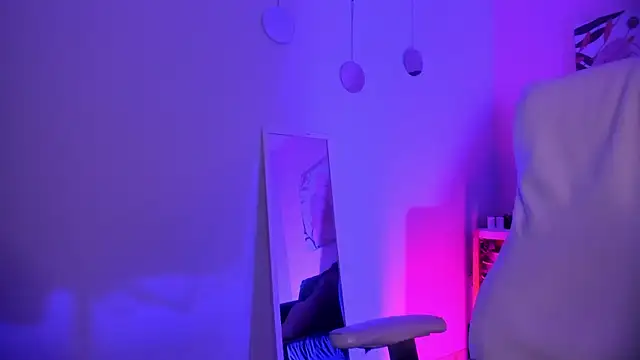 Gigi Strawberry online show from February 8, 2026, 12:58 am