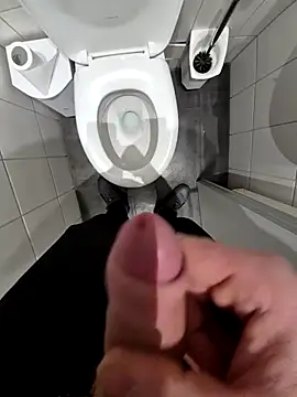 Oli0203xh online show from February 5, 2026, 9:30 pm