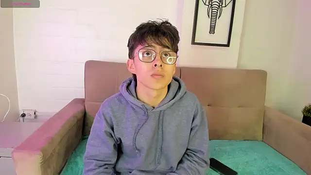 PepperTwink online show from March 6, 2025, 1:03 pm