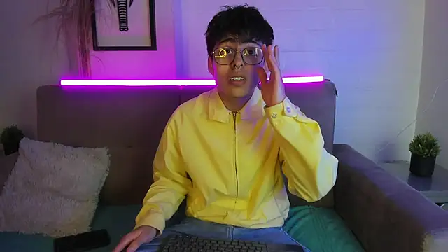 PepperTwink online show from March 10, 2025, 12:59 pm