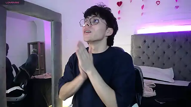 PepperTwink online show from September 12, 2025, 4:18 pm