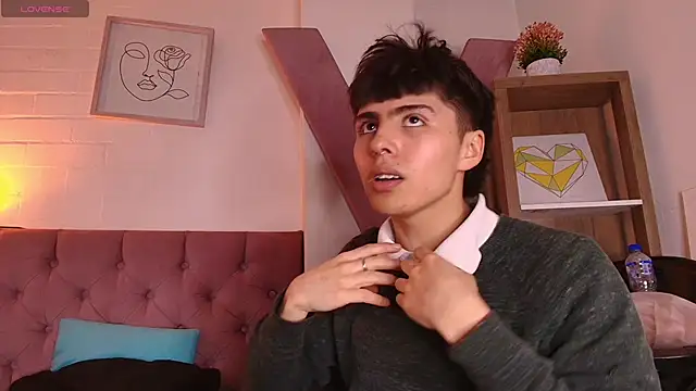 PepperTwink online show from November 24, 2025, 4:40 pm