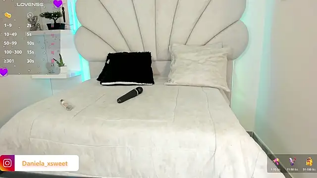 Danielaangelina online show from October 17, 2025, 7:44 am