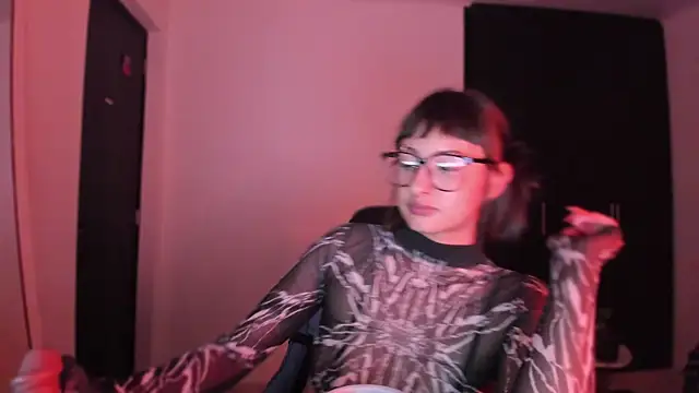 Snapshot of ggor4w33 chatting on October 5, 2025, 11:46 pm ggor4w33 online show from October 5, 2025, 11:46 pm