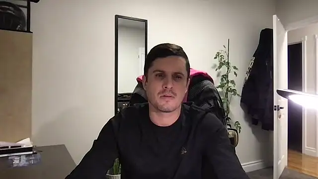 Snapshot of brandeyshow chatting on February 3, 2025, 5:29 am brandeyshow online show from February 3, 2025, 5:29 am