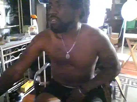 Snapshot of BigDMann40 chatting on February 9, 2025, 2:07 pm BigDMann40 online show from February 9, 2025, 2:07 pm