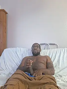 Snapshot of BigDMann40 chatting on July 5, 2026, 10:17 pm BigDMann40 online show from July 5, 2026, 10:17 pm