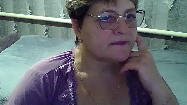 Snapshot of ElzaJewel chatting on November 18, 2025, 5:28 pm ElzaJewel online show from November 18, 2025, 5:28 pm