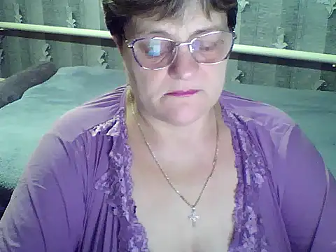 Snapshot of ElzaJewel chatting on November 26, 2025, 8:10 pm ElzaJewel online show from November 26, 2025, 8:10 pm