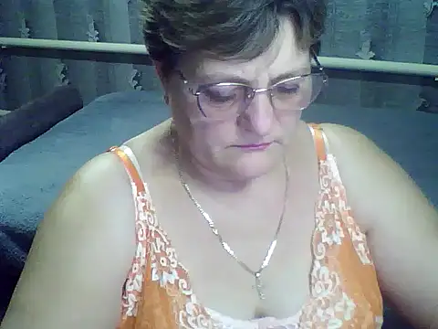 Snapshot of ElzaJewel chatting on December 5, 2025, 8:05 pm ElzaJewel online show from December 5, 2025, 8:05 pm