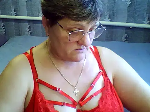 Snapshot of ElzaJewel chatting on January 12, 2026, 12:43 pm ElzaJewel online show from January 12, 2026, 12:43 pm