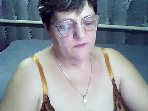 Snapshot of ElzaJewel chatting on January 13, 2026, 7:41 pm ElzaJewel online show from January 13, 2026, 7:41 pm
