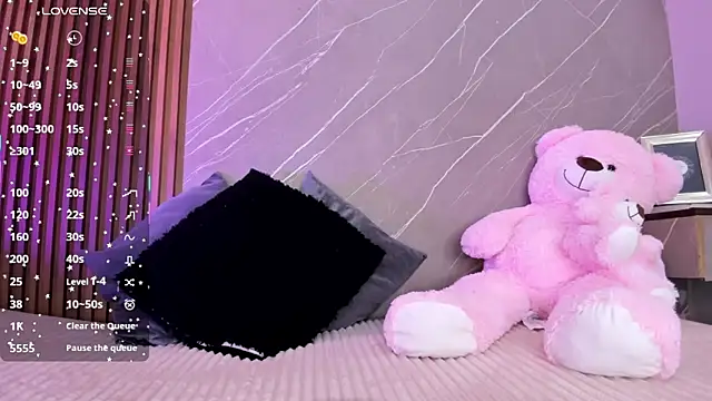 ariana jhonson1 online show from October 8, 2025, 12:14 pm