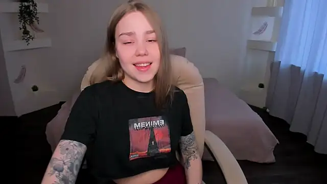 YourMegan online show from April 13, 2026, 4:40 am