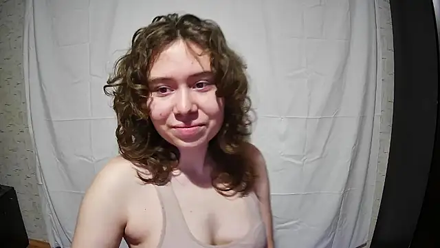 girliemilk online show from November 25, 2025, 10:43 pm