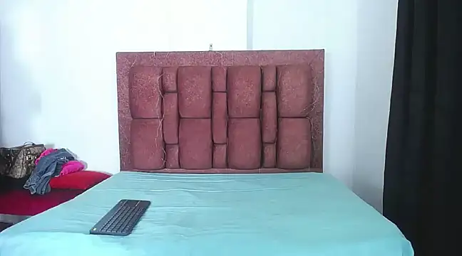 vKatalinacooper online show from February 8, 2025, 1:22 am