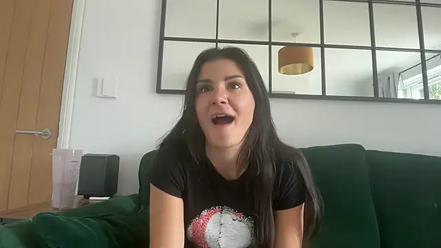 Snapshot of Petitecookie chatting on September 12, 2025, 10:59 am Petitecookie online show from September 12, 2025, 10:59 am