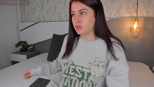 Miile Evans online show from March 11, 2025, 1:45 pm