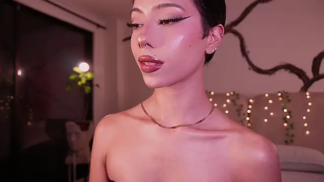 soidai miiu online show from September 18, 2025, 1:40 am