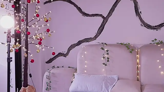 soidai miiu online show from December 20, 2025, 9:33 pm