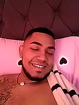 Snapshot of Elgroney23 chatting on February 2, 2025, 4:00 pm Elgroney23 online show from February 2, 2025, 4:00 pm