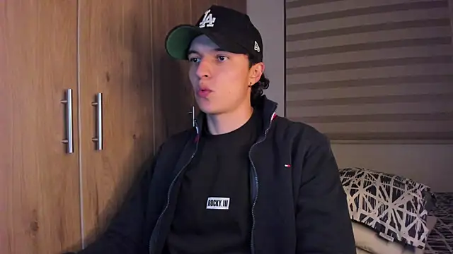 Snapshot of Mastrangelo_xxx chatting on September 22, 2025, 3:52 am Mastrangelo xxx online show from September 22, 2025, 3:52 am