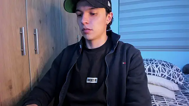 Snapshot of Mastrangelo_xxx chatting on September 23, 2025, 2:47 am Mastrangelo xxx online show from September 23, 2025, 2:47 am