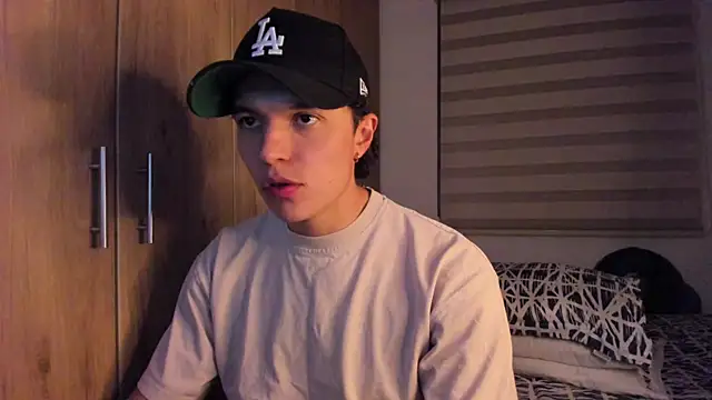 Snapshot of Mastrangelo_xxx chatting on September 26, 2025, 3:21 am Mastrangelo xxx online show from September 26, 2025, 3:21 am