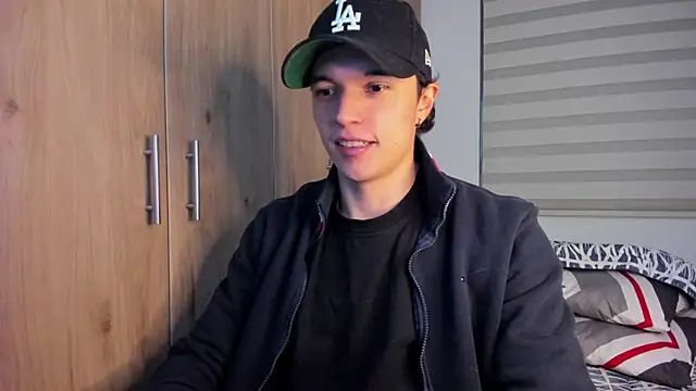 Snapshot of Mastrangelo_xxx chatting on October 3, 2025, 1:24 am Mastrangelo xxx online show from October 3, 2025, 1:24 am