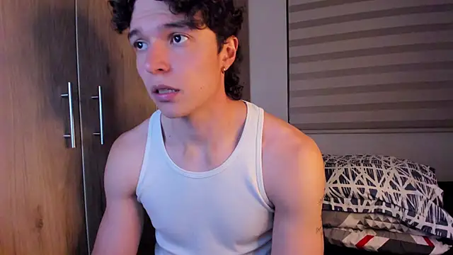 Snapshot of Mastrangelo_xxx chatting on October 24, 2025, 2:52 am Mastrangelo xxx online show from October 24, 2025, 2:52 am