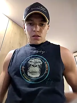 Snapshot of Mastrangelo_xxx chatting on November 5, 2025, 4:23 am Mastrangelo xxx online show from November 5, 2025, 4:23 am