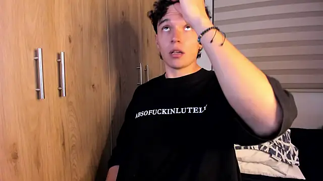 Snapshot of Mastrangelo_xxx chatting on November 9, 2025, 12:42 am Mastrangelo xxx online show from November 9, 2025, 12:42 am