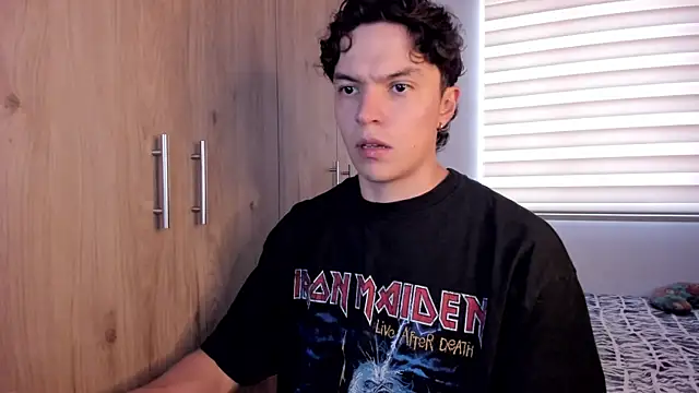 Snapshot of Mastrangelo_xxx chatting on November 18, 2025, 9:08 pm Mastrangelo xxx online show from November 18, 2025, 9:08 pm