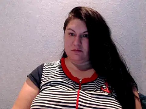 Snapshot of KiraSwee chatting on December 20, 2024, 6:45 pm KiraSwee online show from December 20, 2024, 6:45 pm