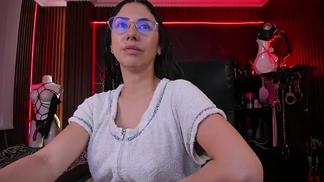 XiaQueen online show from October 30, 2025, 11:22 am